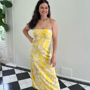 Yellow strapless dress